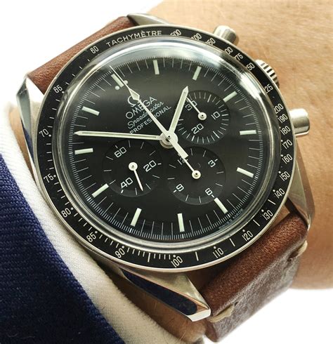 Omega Speedmaster moonwatch original size